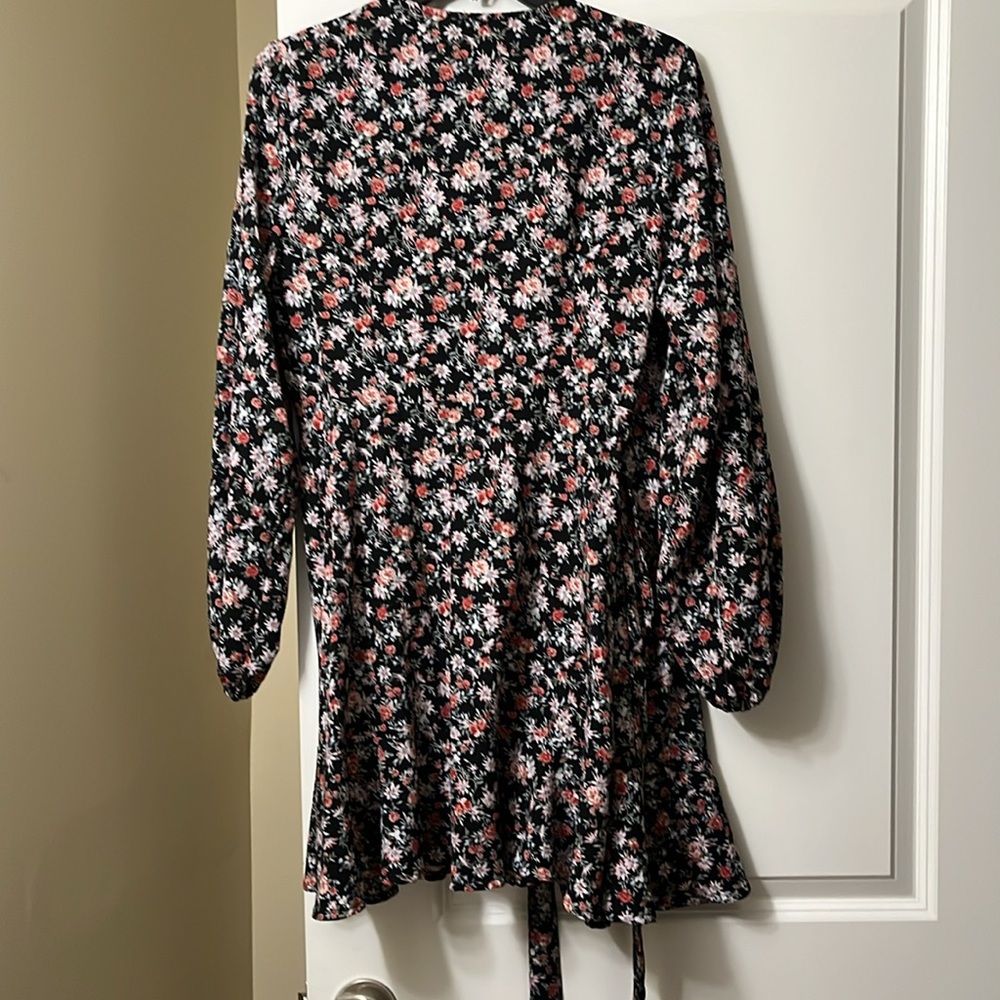 SHEIN Black Floral Wrap Dress - Picture 2 of 12